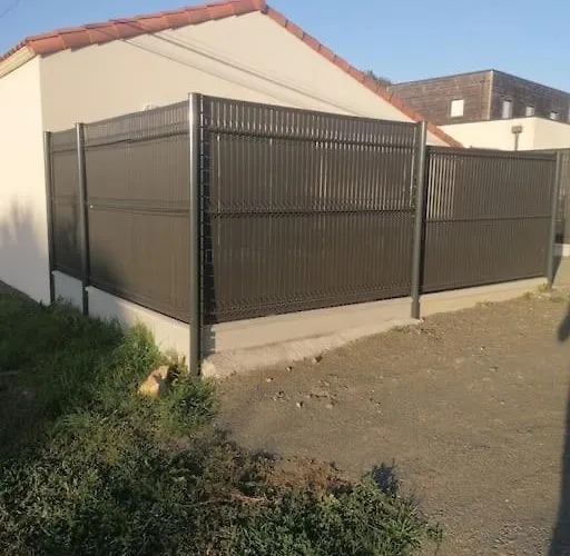 Aux Abords De La Forêt Fougere (Vendee)